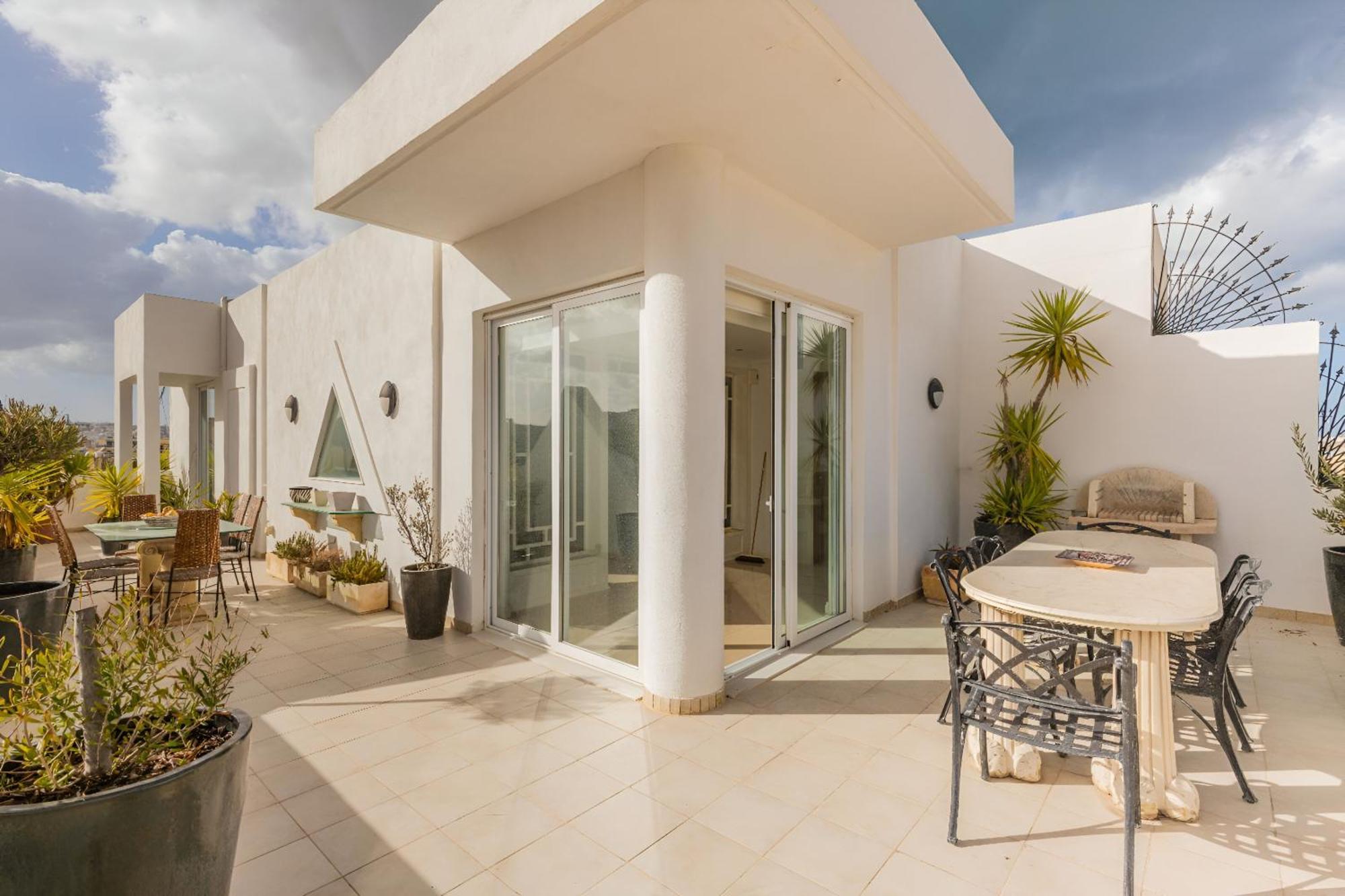 Stunning - Seaview Penthouse 3-Bed + Parking Apartment Sliema Exterior photo