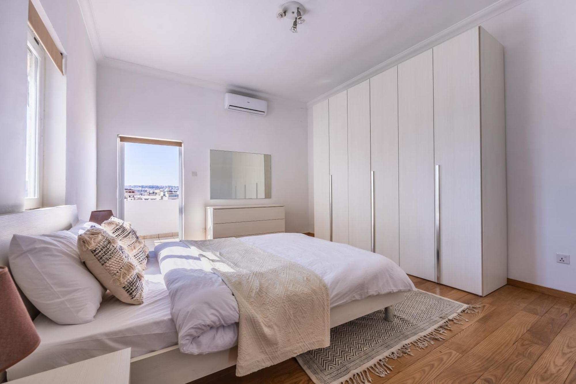 Stunning - Seaview Penthouse 3-Bed + Parking Apartment Sliema Exterior photo