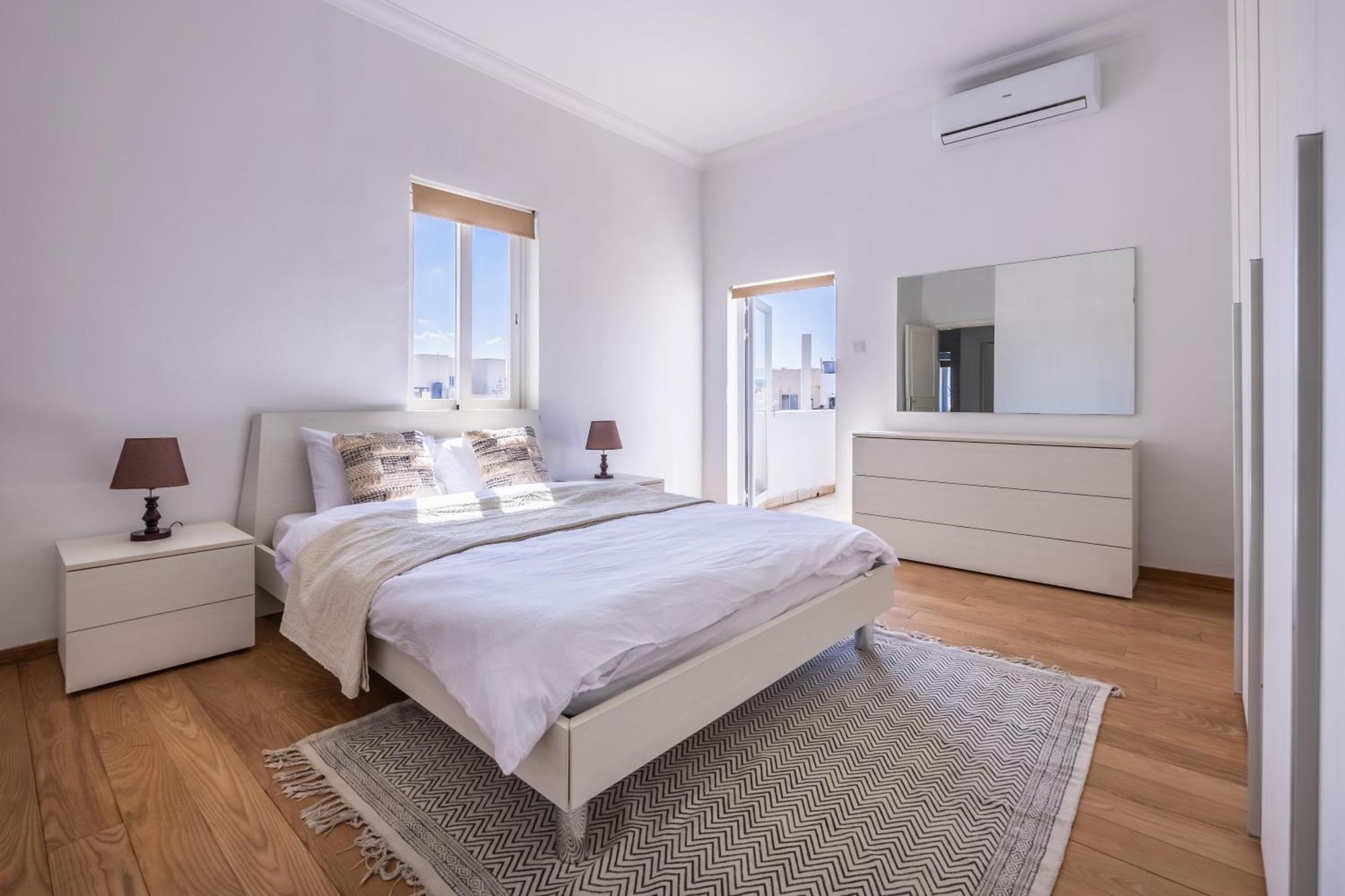 Stunning - Seaview Penthouse 3-Bed + Parking Apartment Sliema Exterior photo
