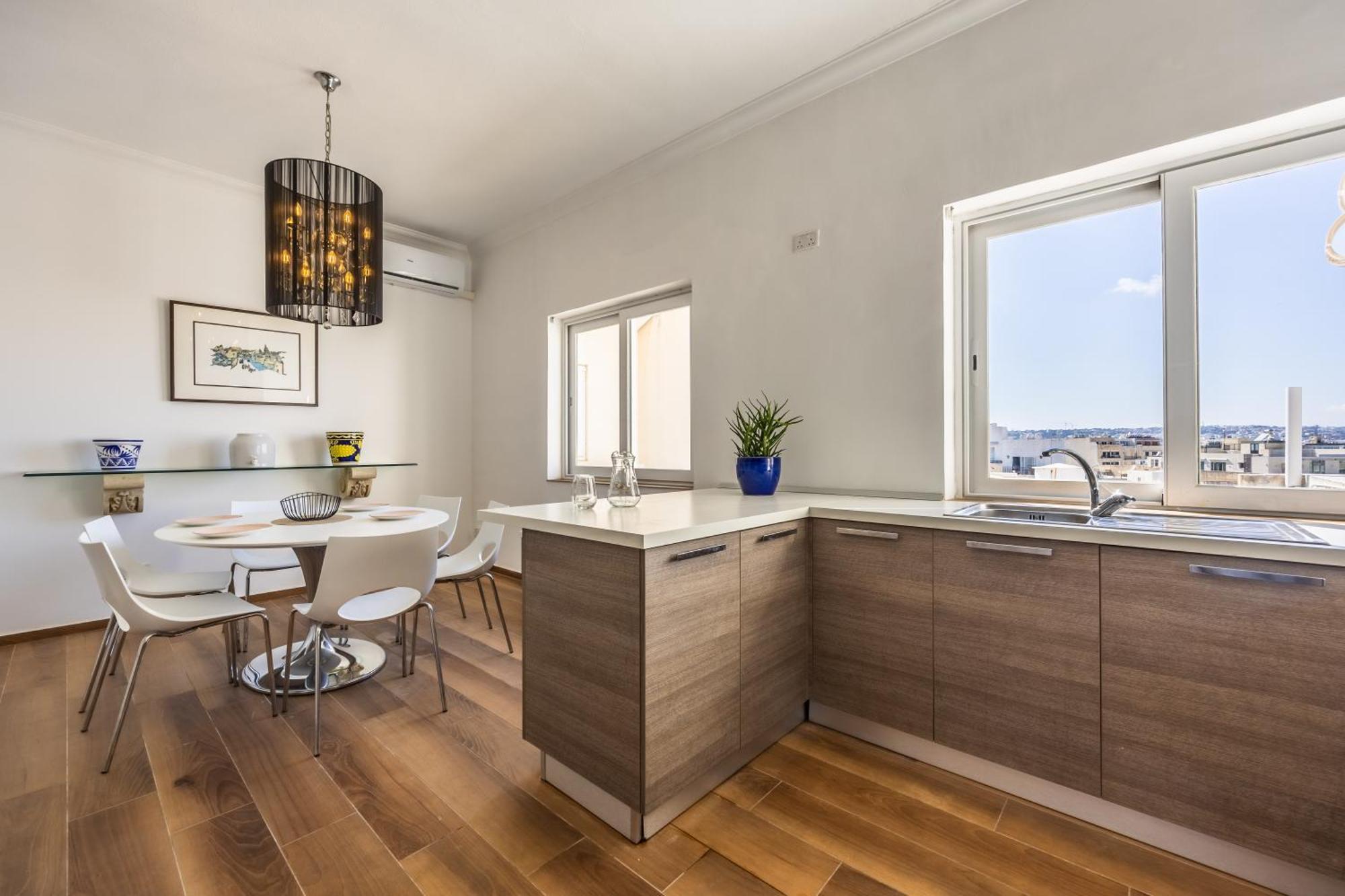 Stunning - Seaview Penthouse 3-Bed + Parking Apartment Sliema Exterior photo