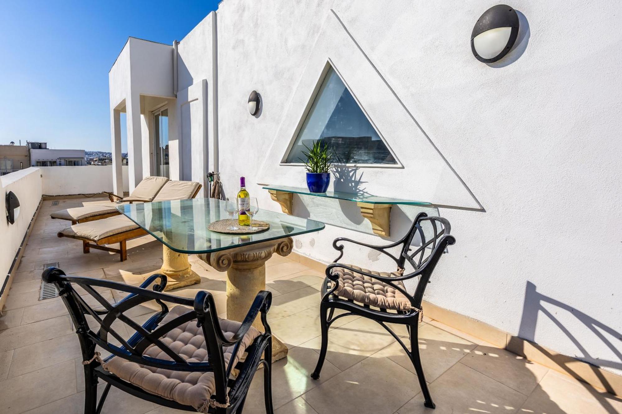 Stunning - Seaview Penthouse 3-Bed + Parking Apartment Sliema Exterior photo